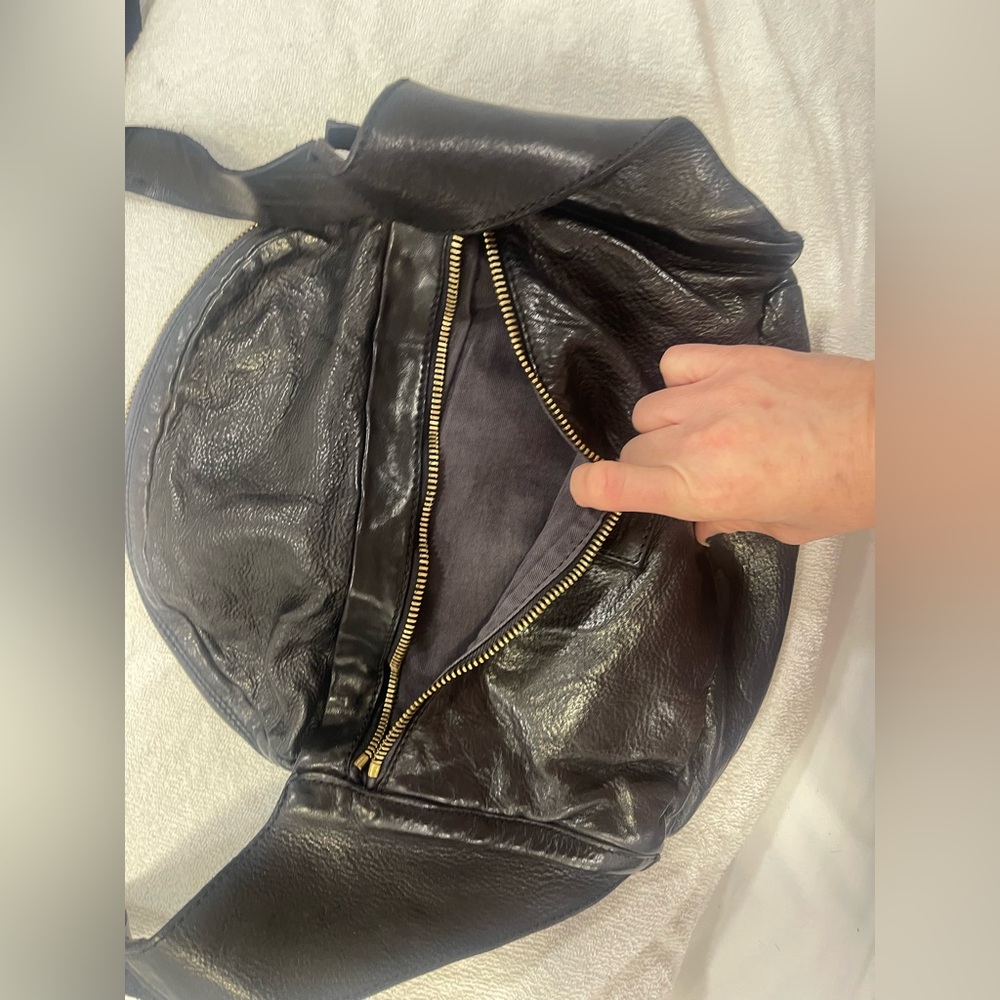 Campomaggi unisex Classic black leather bag! Purchased from Free people - Picture 14 of 15